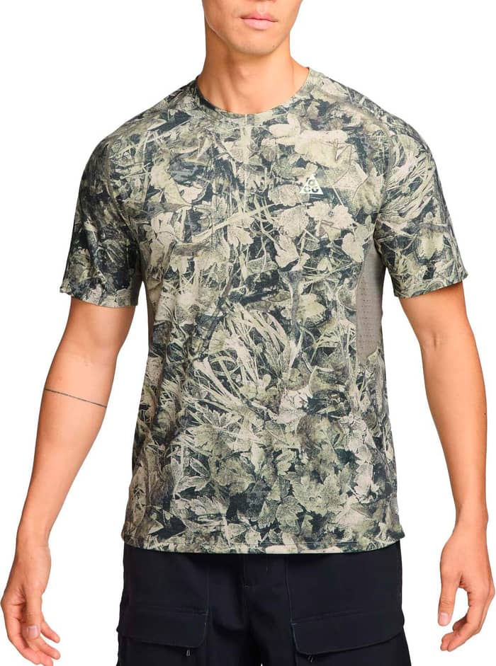 M Nike ACG DF ADV Solar Chase SS Tee Aop Squa Lgt Army Summit Wht
