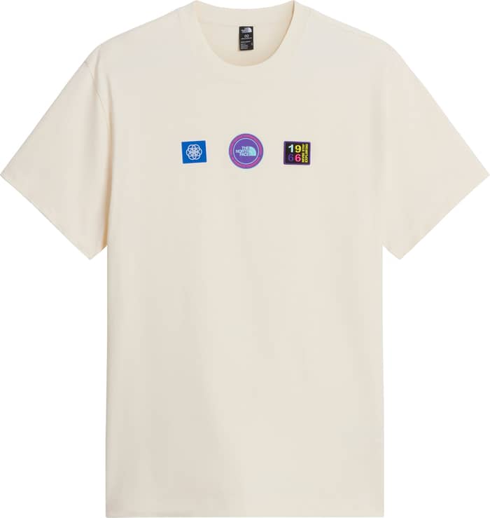 U Explorer Badges Rlx SS Tee Graphic White Dune