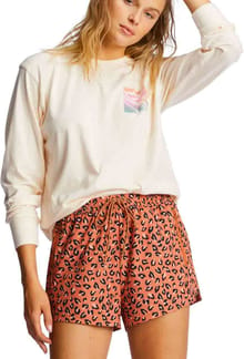 Adventure Short Non-Denim Shorts Kiss The Earth