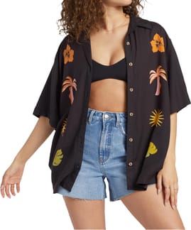 On Vacation Shirt Black Sands