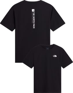 M Vertical Reg SS Tee Graphic TNF Black