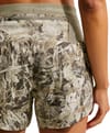 Nike ACG + W Nike ACG Trail DF MrIn 4In Short Aop Sequoia Summit White