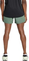 On Running + Essential Shorts M Ivy